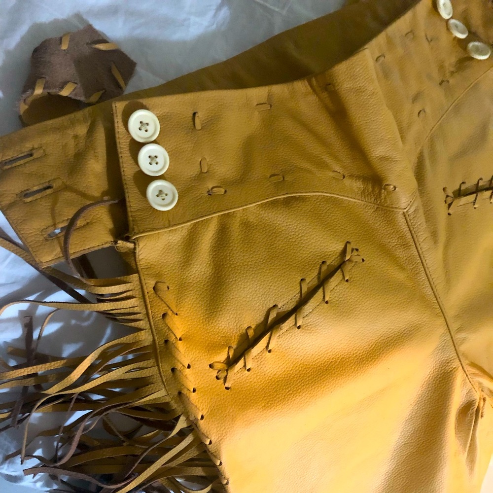 Yellow leather size 32